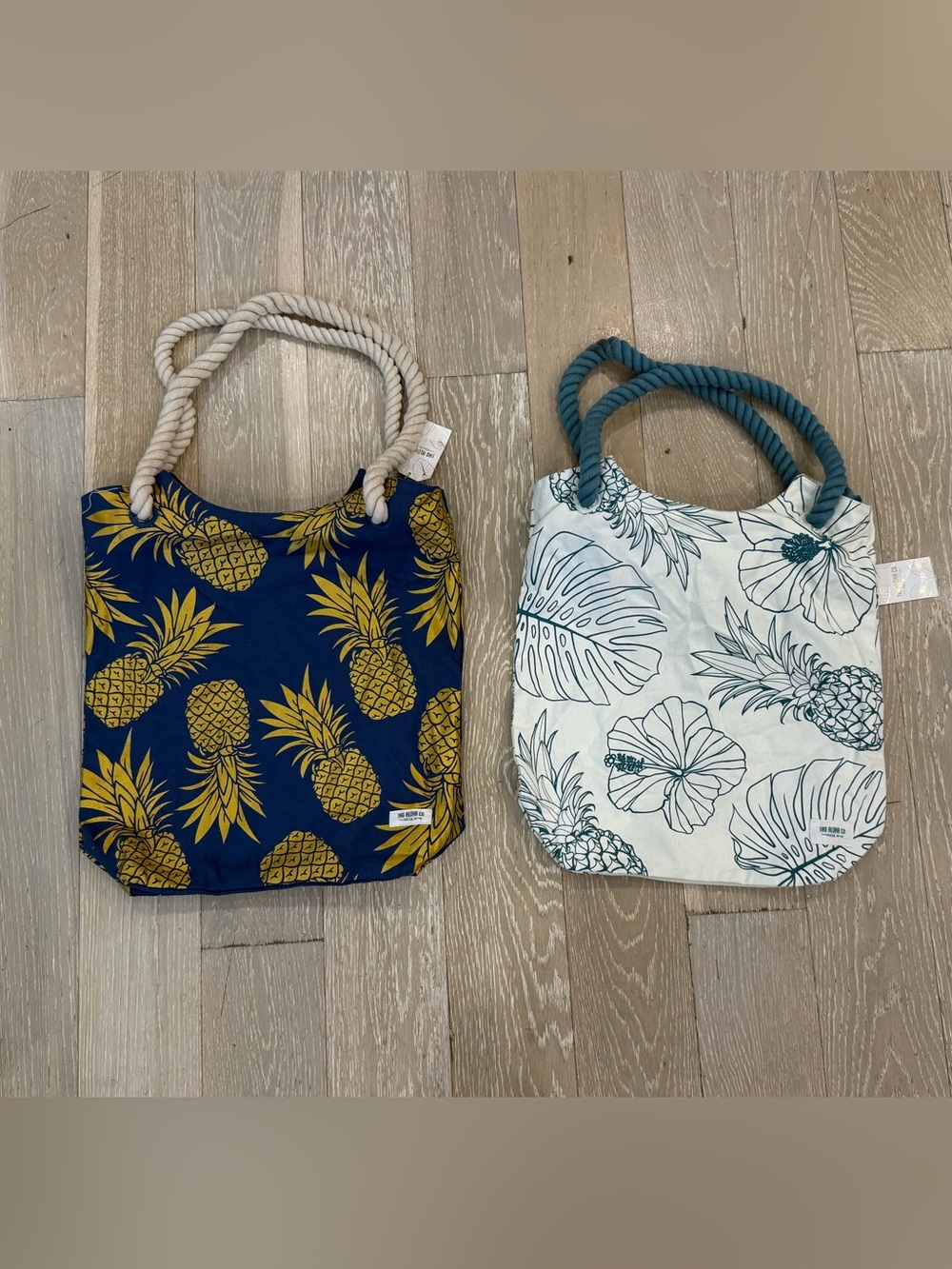 2 Whole Foods Market Exclusive Hawai'i designs Pineapple & Floral Tote Bag NWT - Picture 3 of 3